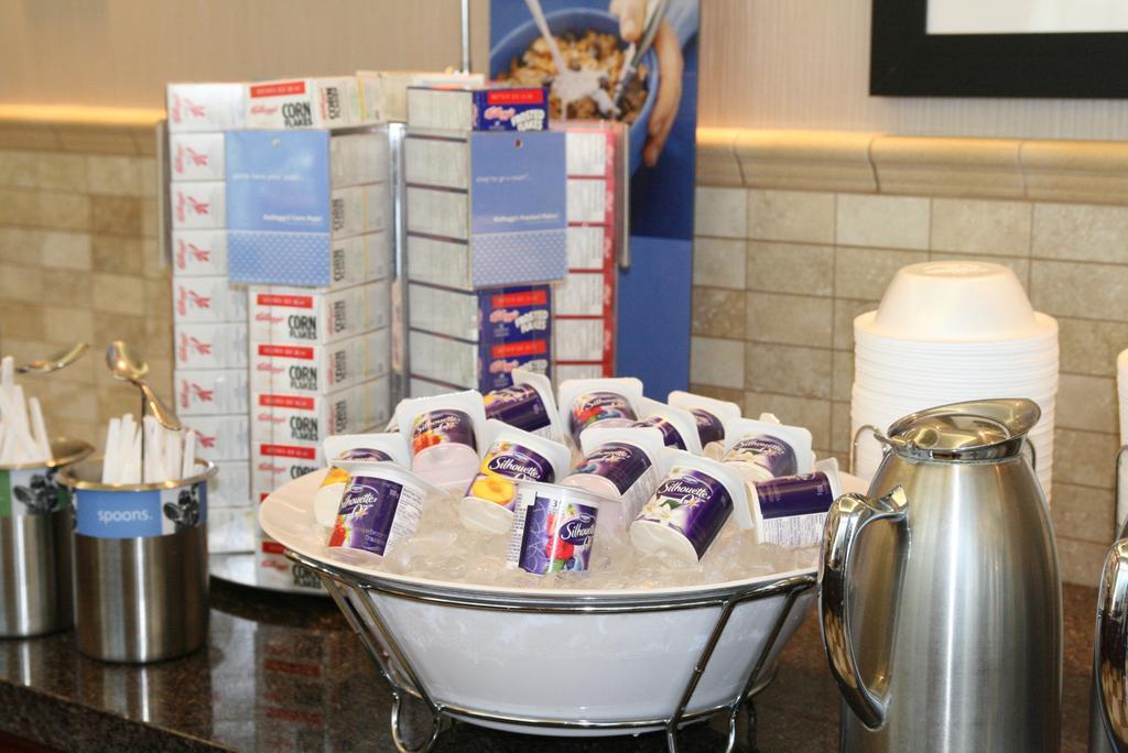 Country Inn & Suites By Radisson, Toronto Mississauga, On المظهر الخارجي الصورة