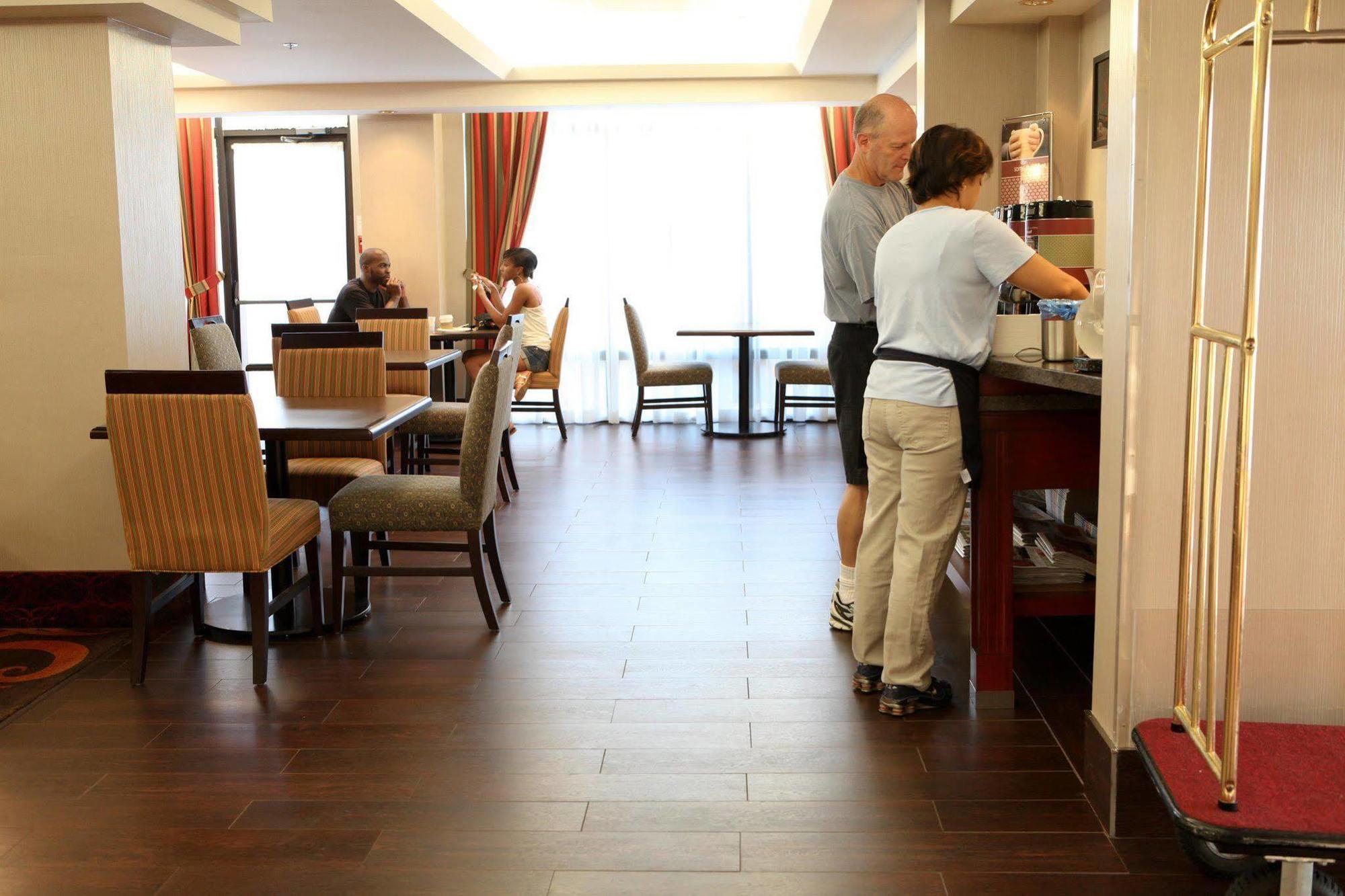 Country Inn & Suites By Radisson, Toronto Mississauga, On المطعم الصورة